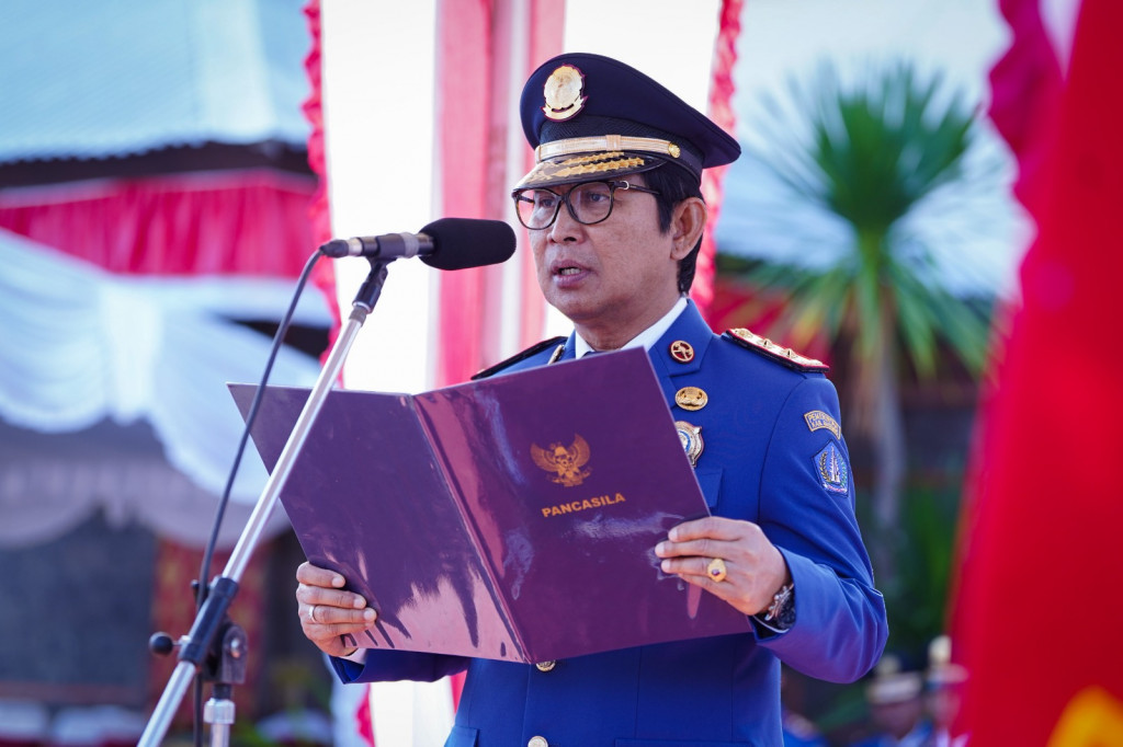 Sekda Adi Arnawa Hadiri Apel HUT Pemadam Kebakaran Ke-104